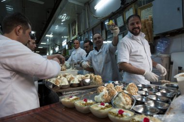 Bakdash 'taki dondurma salonu, Al-Hamidiyah Souq, Şam