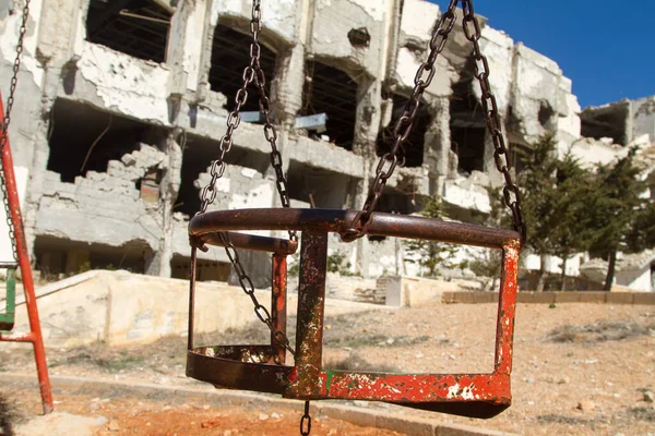 Parque Infantil Devastado Síria — Fotografia de Stock