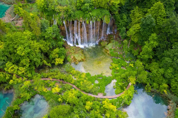 Vista Aérea Das Cachoeiras Parque Nacional Dos Lagos Plitvice Croácia — Fotografia de Stock