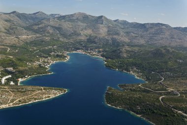 Güney Dalmaçya kıyıları ve Hırvatistan 'ın Dubrovnik kenti yakınlarındaki Elafiti Adaları