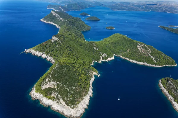 Güney Dalmaçya kıyıları ve Hırvatistan 'ın Dubrovnik kenti yakınlarındaki Elafiti Adaları