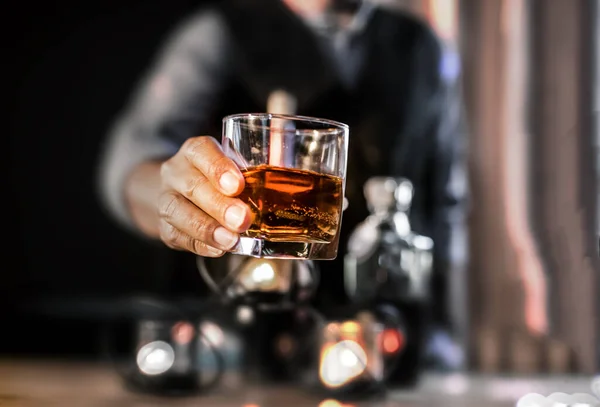 Whiskey Een Onscherp Glas — Stockfoto
