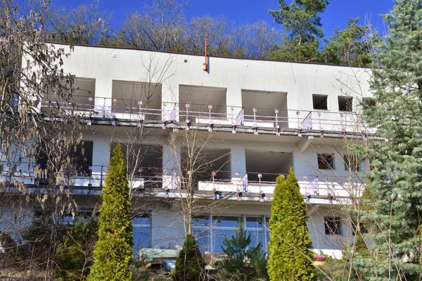 Interior Edificio Abandonado Dañado Día Soleado Escombros Ruinas — Foto de Stock