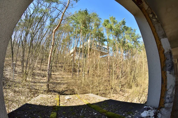 Interno Edificio Abbandonato Danneggiato Una Giornata Sole Detriti Rovine — Foto Stock