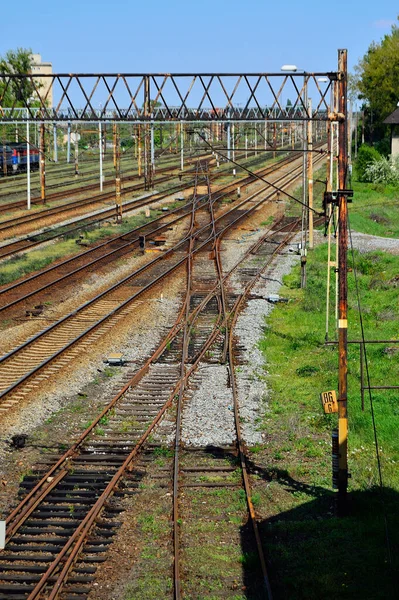 Infrastructure Ferroviaire Jour Été Pistes Rails Fils Sémaphores — Photo