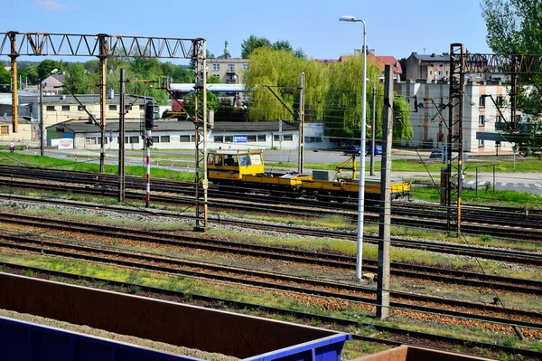 Železniční Infrastruktura Letní Den Kolejnice Kolejnice Dráty Semafory — Stock fotografie