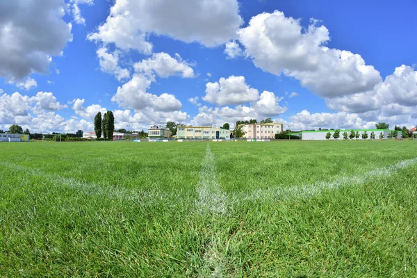 Une Ligne Sur Herbe Sur Terrain Football Par Une Journée — Photo