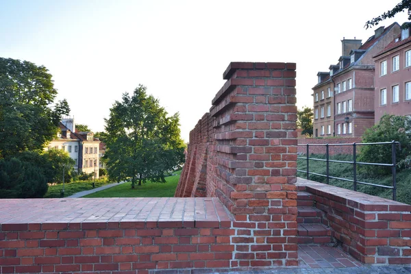 Historische Verdedigingsmuren Van Barbican Oude Binnenstad Van Warschau Tijdens Zonsopgang — Stockfoto
