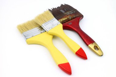 Beyaz arka plan üzerinde sanat eseri için boya fırçası