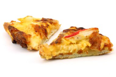 Deniz ürünleri dilim pizza beyaz arka plan üzerinde