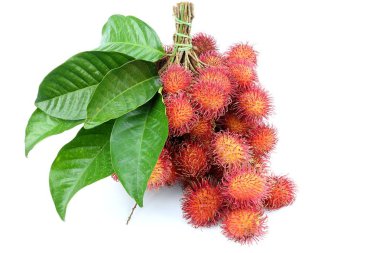 Beyaz arka plan üzerinde Rambutan tatlı meyve
