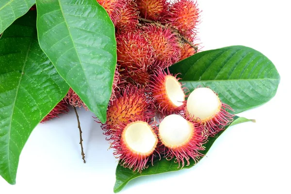 Beyaz arka plan üzerinde Rambutan tatlı meyve