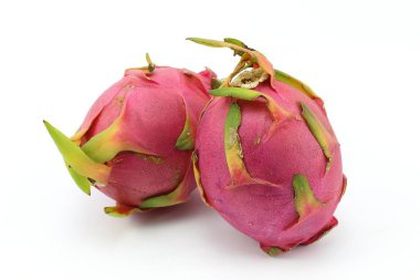 Beyaz arkaplanda Ejder Meyvesi