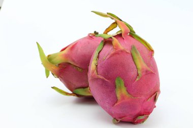 Beyaz arkaplanda Ejder Meyvesi