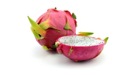 Beyaz arkaplanda Ejder Meyvesi