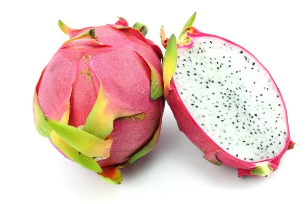 Beyaz arkaplanda Ejder Meyvesi