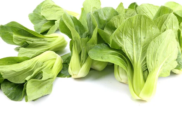 Zelený Hlávkový Salát Kantonské Zeleniny Bílém Pozadí — Stock fotografie