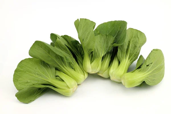 Grüner Kantonesischer Salat Auf Weißem Hintergrund — Stockfoto