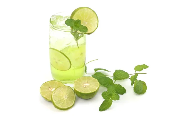 Bebida Fresca Jugo Limón Sobre Fondo Blanco — Foto de Stock