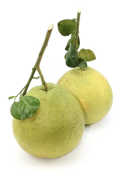 Édes Pomelo Friss Gyümölcs Fehér Háttér — Stock Fotó