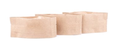 Craft kağıt torba torba, beyaz arka plan üzerinde izole. Kağıt ambalaj çay ya da kahve için. Ambalaj şablon mockup koleksiyonu. Kırpma yolu ile.