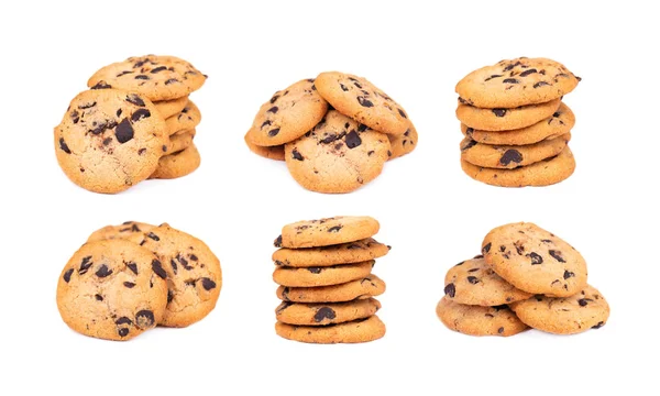 Set Schokoladenkekse isoliert auf weißem Hintergrund. Kekse mit Schokotropfen. Süße Kekse. hausgemachtes Gebäck. — Stockfoto