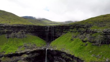 Faroe Adaları havadan görünümü, Atlantik Okyanusu'nda Danimarka toprakları.