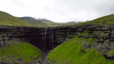 Faroe Adaları havadan görünümü, Atlantik Okyanusu'nda Danimarka toprakları.