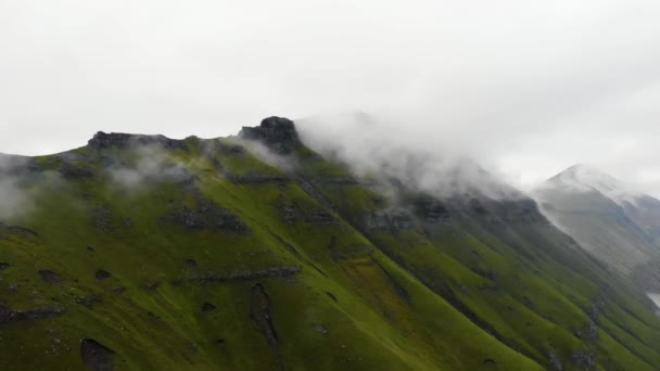 Faroe Adaları havadan görünümü, Atlantik Okyanusu'nda Danimarka toprakları. — Stok video