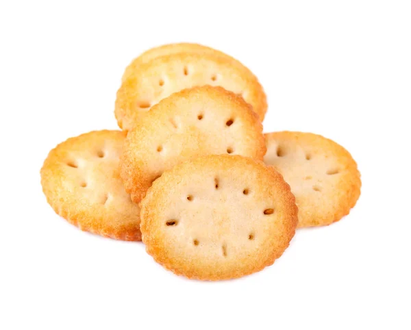 Cracker isoliert auf weißem Hintergrund. Trockene Cracker Cookies isoliert. Salzige Snacks vereinzelt. Ansicht von oben. — Stockfoto