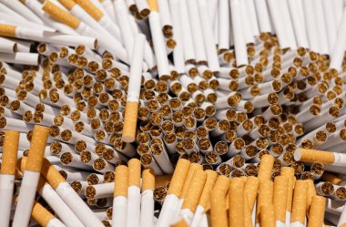 İpuçlarını ve filtrelerini gösteren gevşek sigara resmi