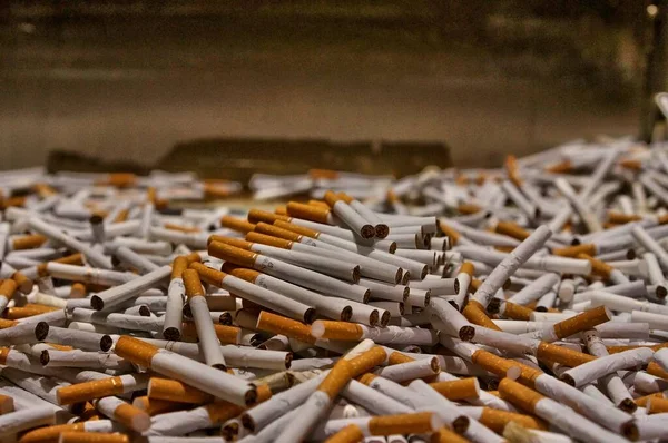 Loose Cigarettes — Stock Photo, Image
