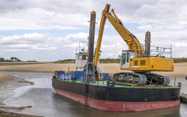 Yellow Excavator Coastal Barge — Stock Photo, Image