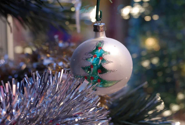 装飾的なクリスマスツリーの装飾 — ストック写真