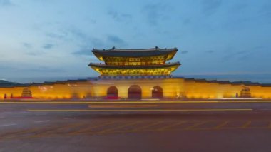 Geceleyin Gwanghwamun Kapısı 'nda, Seul, Güney Kore, 4K zaman aşımı.