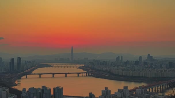 Zeitraffer Schöner Orangefarbener Himmel Vor Sonnenaufgang Und Blick Auf Den — Stockvideo