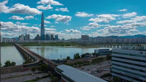 Χρονικό Διάστημα Σεούλ Μετρό Κίνηση Και Seoul City Skyline Δείχνει — Αρχείο Βίντεο