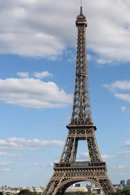 Eyfel Kulesi Paris 'in güzel manzarası