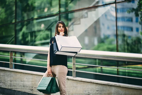 Portrait Woman Going Shopping Mall — Stock Photo, Image