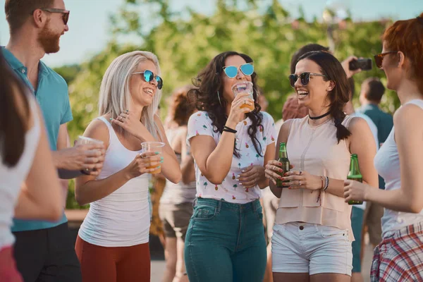 Gruba Dans Açık Hava Partisi Müzik Festivali Nde Iyi Vakit — Stok fotoğraf