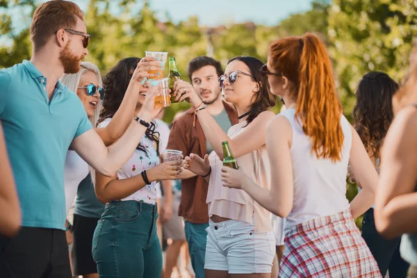 Gruba Dans Açık Hava Partisi Müzik Festivali Nde Iyi Vakit — Stok fotoğraf