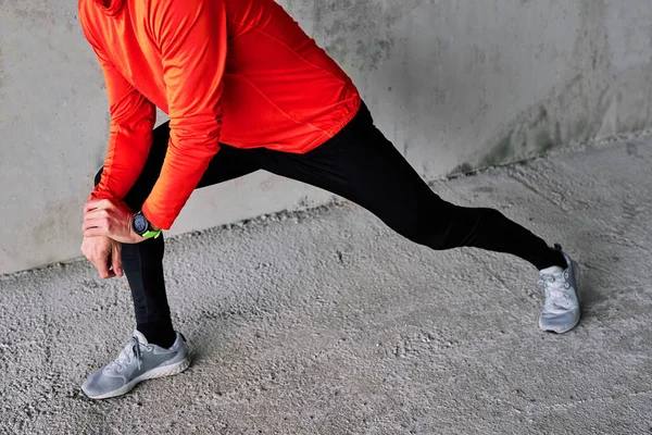 Deportista Mediana Edad Estirando Pierna Calentando Para Correr — Foto de Stock