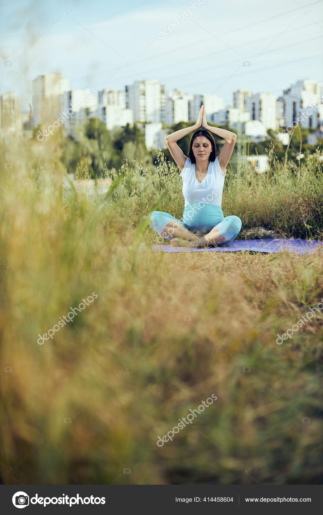 yoga nakna gravida kvinnor