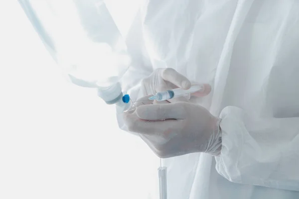 Arts Verpleegkundige Hand Medische Rubberen Handschoenen Met Injectienaald Injecteer Injectiespuit — Stockfoto