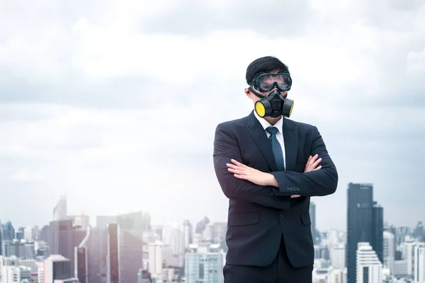 Kimyasal Koruyucu Yüz Maskesi Takan Asyalı Genç Işadamı Gökdelen Şehriyle — Stok fotoğraf