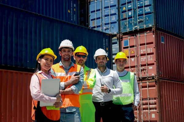 Equipo Gestión Eficaz Los Trabajadores Del Personal Pie Línea Pose — Foto de Stock