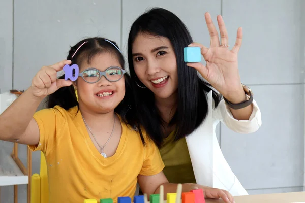 Aula Para Niños Discapacitados Niños Divirtiéndose Durante Estudio Escuela Niños —  Fotos de Stock