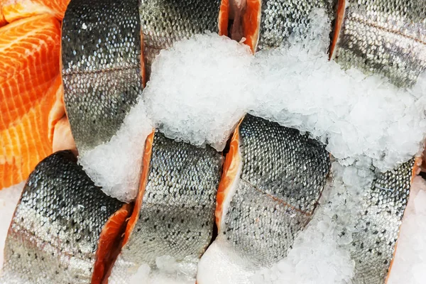 Trozos Pescado Rojo Una Tienda Mariscos Primer Plano —  Fotos de Stock