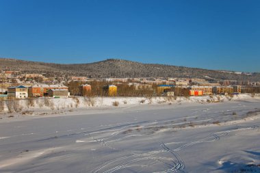 Ust-Kut şehir konut alanı. Ust-Kut Irkutsk bölgenin kuzeyinde kışın Lena Nehri. Sneg, Aralık, Sibirya, Rusya Federasyonu