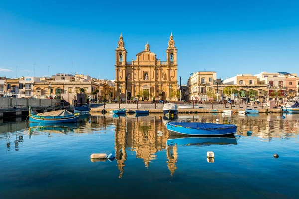 Iglesia Barcos Pesca Sliema Malta — Foto de Stock